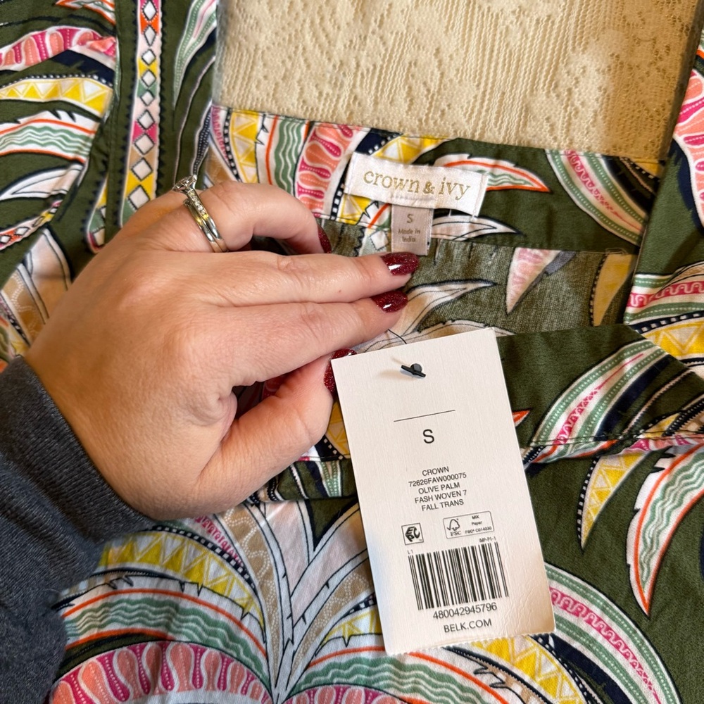 NWT Crown and Ivy olive palm print square neck top - Picture 3 of 7
